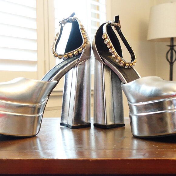 EGO Women's Silver Platform Heels - Picture 3 of 8